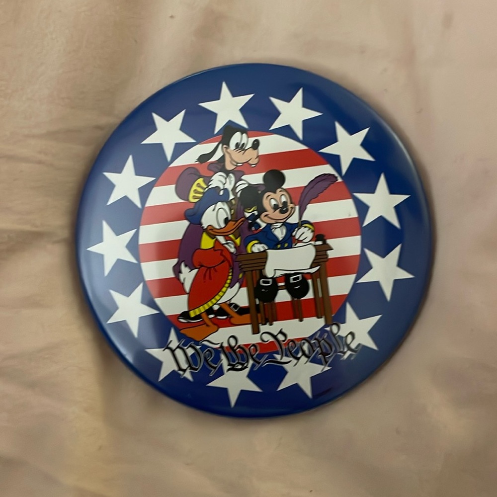 RARE- Disney button “America” themed